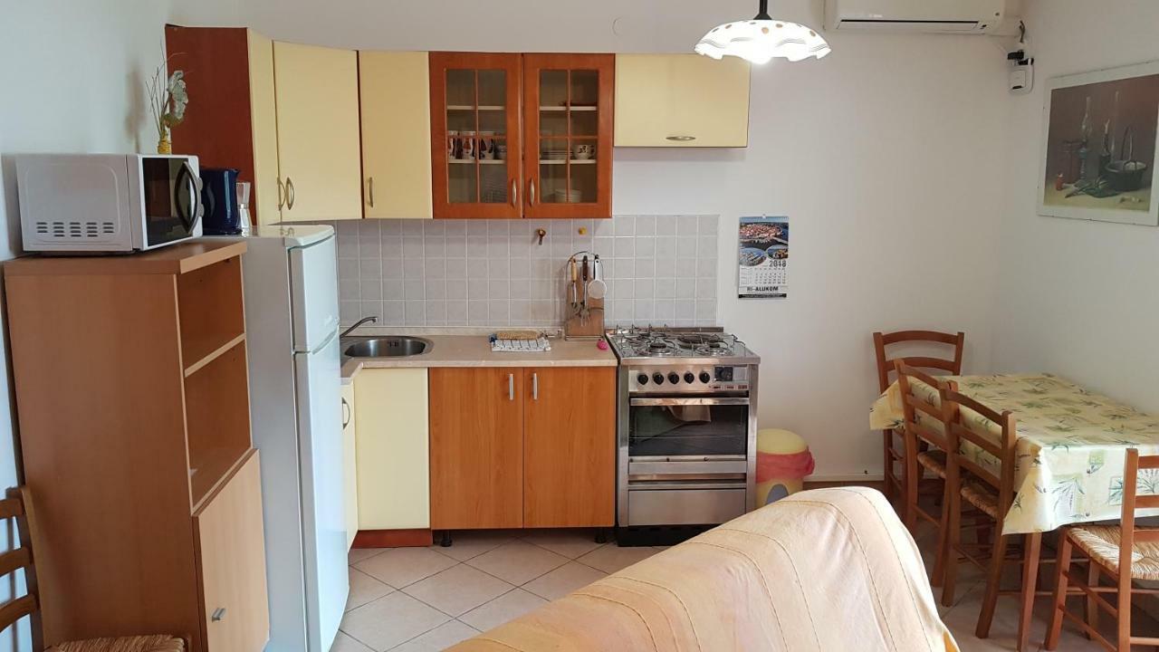 Apartments Andelina Паг Экстерьер фото